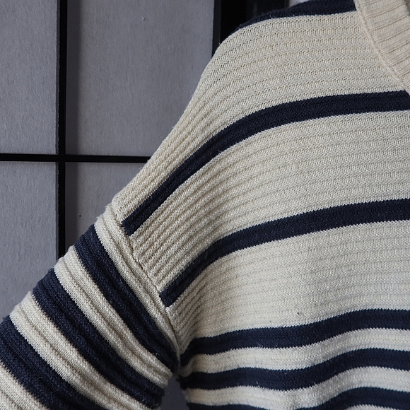 Madewell Striped Cream Blue Button Back Crew Neck Sweater Size Small - Picture 6 of 12